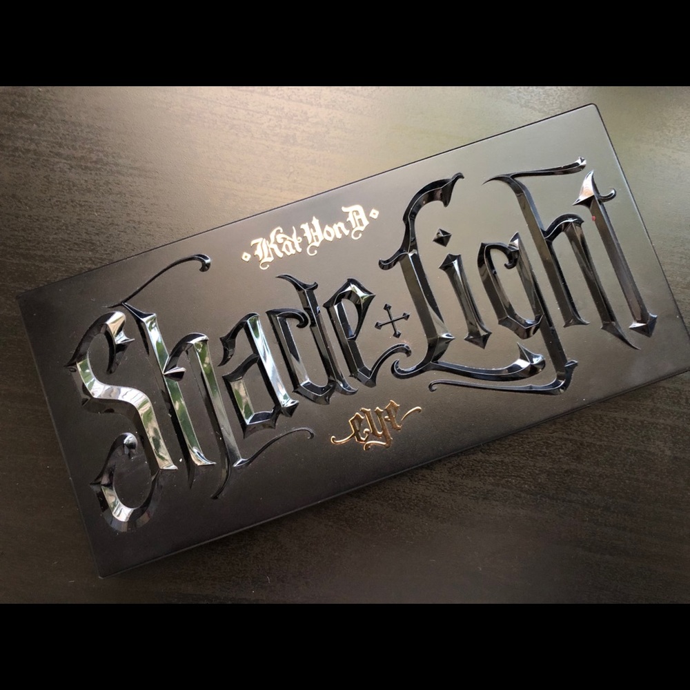 Kat Von D Shade + Light Eyeshadow palette